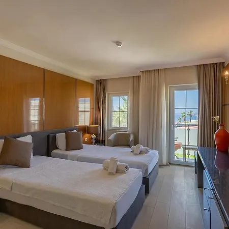 Hotel Golden &
